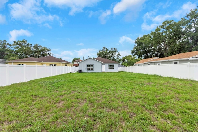 8505 N Brooks St, Tampa, FL 33604 - view of yard