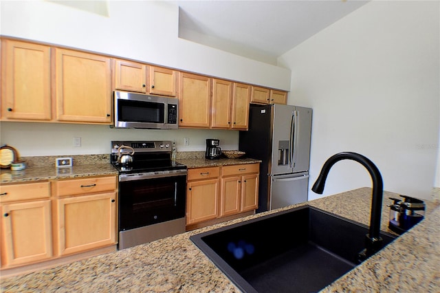 10118 Cleghorn Dr, San Antonio, FL 33576 - photo 11