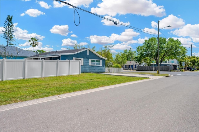5367 5th Ave N, Saint Petersburg, FL 33710 - exterior space featuring fence and a front lawn