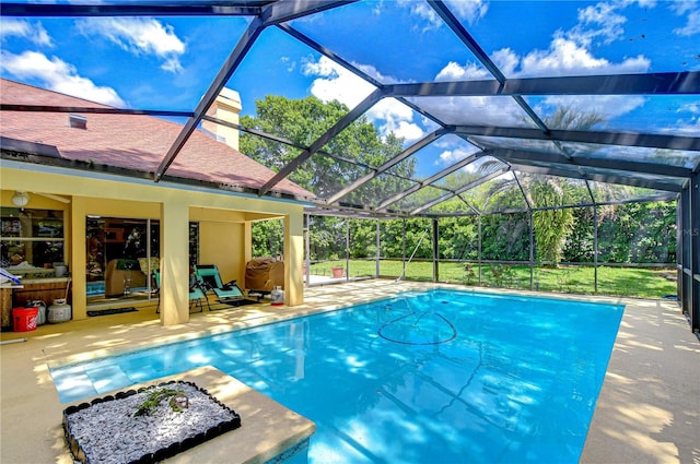 14119 Stonegate Dr, Tampa, FL 33624 - outdoor pool with a lanai and a patio area
