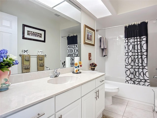 3625 Gaviota Dr, Ruskin, FL 33573 - bathroom featuring tile patterned floors, visible vents, toilet, vanity, and shower / tub combo