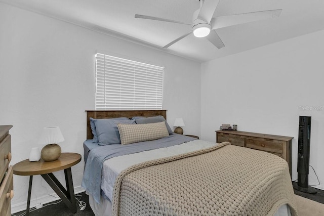 129 NW Lincoln Cir N, Saint Petersburg, FL 33702 - carpeted bedroom with a ceiling fan