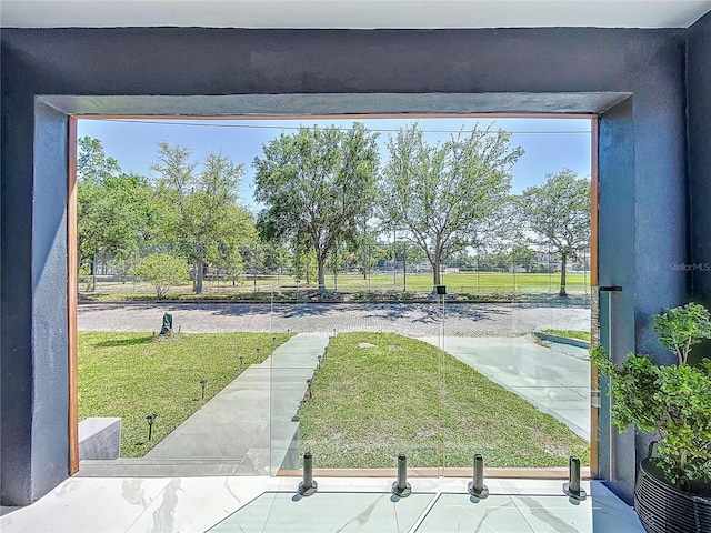 2711 W Cordelia St, Tampa, FL 33607 - entryway with plenty of natural light