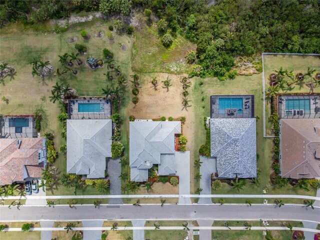 814 Manns Harbor Dr, Apollo Beach, FL 33572 - aerial view of a pool area