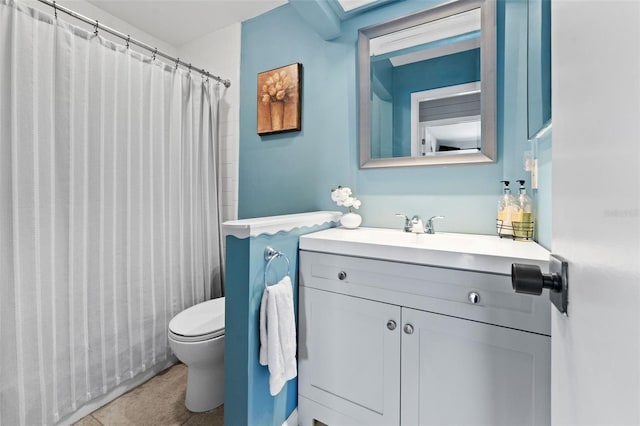 170 Ingrid Pl, Oldsmar, FL 34677 - bathroom featuring a shower with curtain, vanity, and toilet