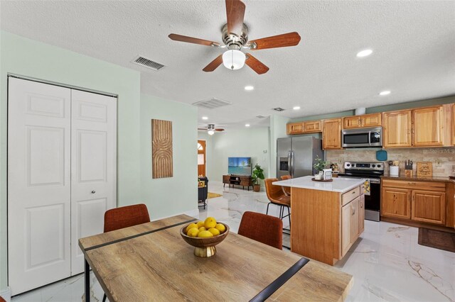 439 E Boyer St, Tarpon Springs, FL 34689 - photo 9