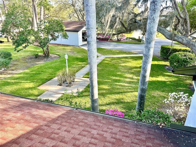 exterior space featuring a lawn
