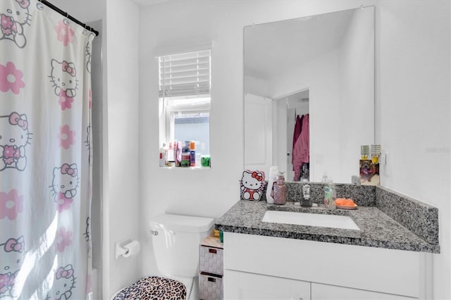 8299 Crescent Oaks Dr, New Port Richey, FL 34655 - bathroom with a shower with shower curtain, toilet, and vanity