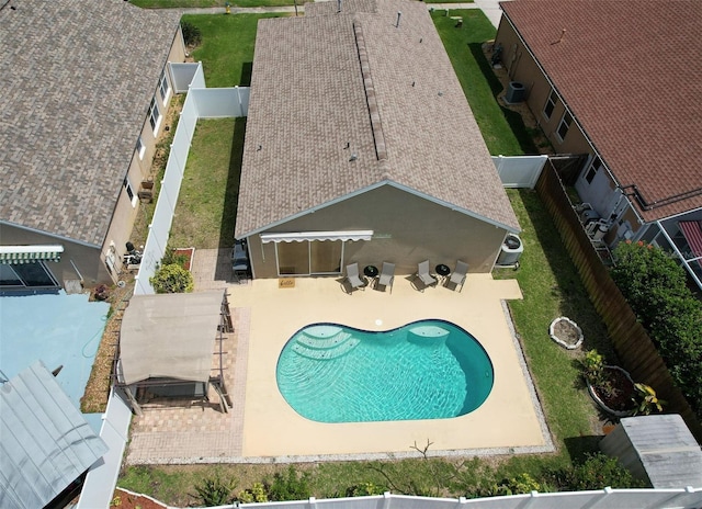 1666 Meadow Oak Ln, Tarpon Springs, FL 34689 - view of pool featuring a patio area and a fenced backyard