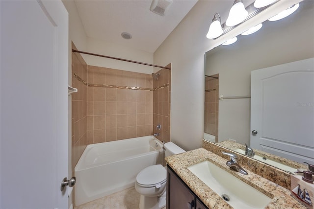 838 Vino Verde Cir, Brandon, FL 33511 - full bath with vanity, visible vents, toilet, and tub / shower combination