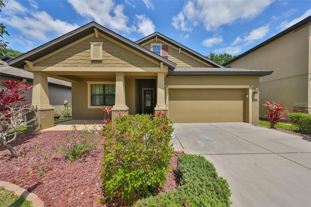 838 Vino Verde Cir, Brandon, FL 33511 - craftsman-style house with an attached garage, stucco siding, and concrete driveway
