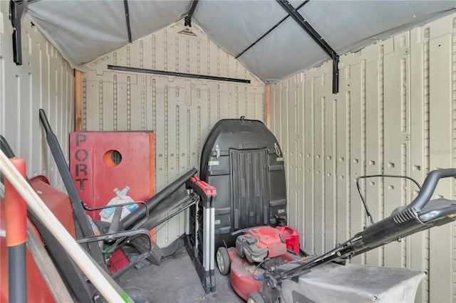 3408 W Bay Ave, Tampa, FL 33611 - storage with a garage