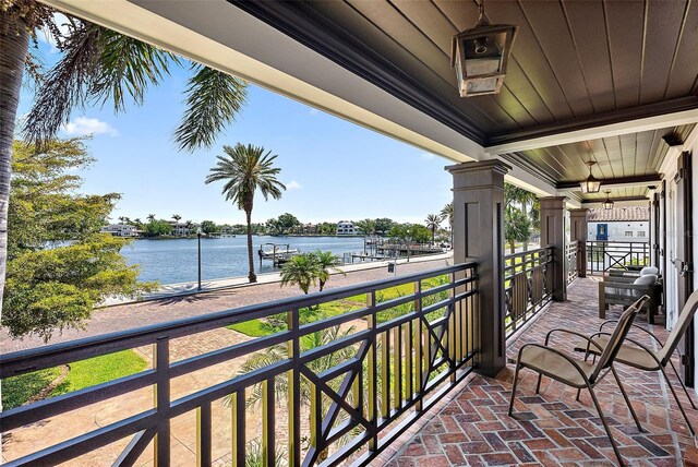 2320 Coffee Pot Blvd NE, Saint Petersburg, FL 33704 - photo 8