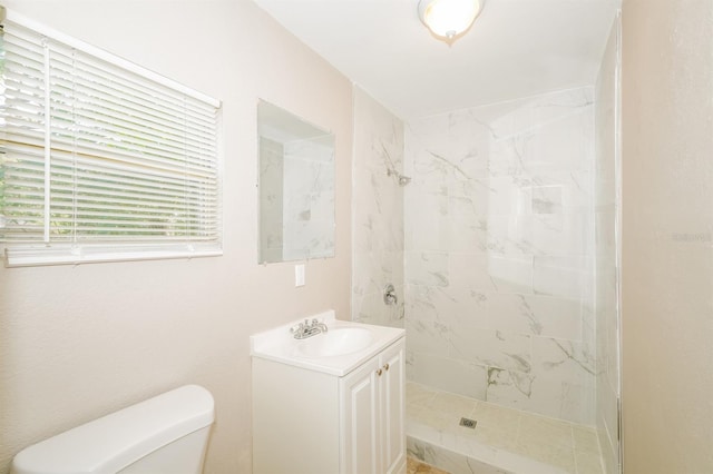 1602 E New Orleans Ave, Tampa, FL 33610 - bathroom featuring tiled shower and vanity