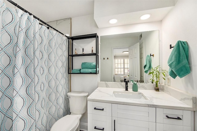 1000 W Horatio St Unit 207, Tampa, FL 33606 - full bathroom featuring recessed lighting, visible vents, toilet, vanity, and a shower with curtain