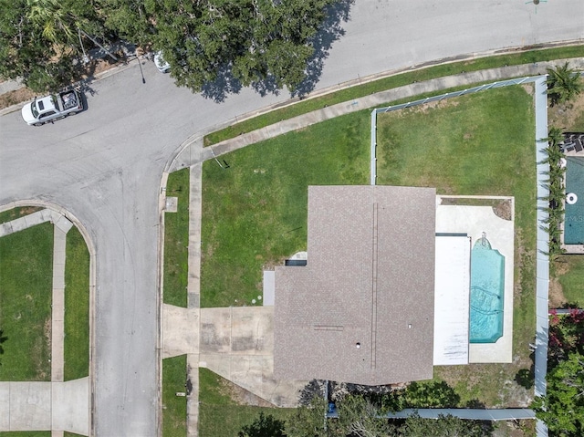 6035 19th St NE, Saint Petersburg, FL 33703 - bird's eye view of a pool