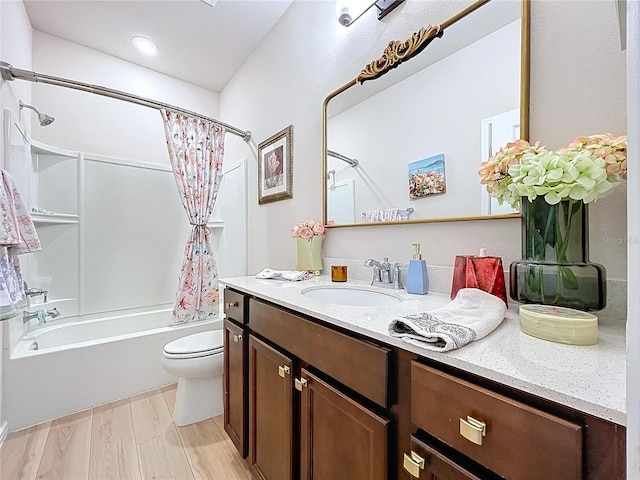 20983 Monza Loop, Land O Lakes, FL 34638 - full bath with toilet, vanity, and shower / tub combo with curtain