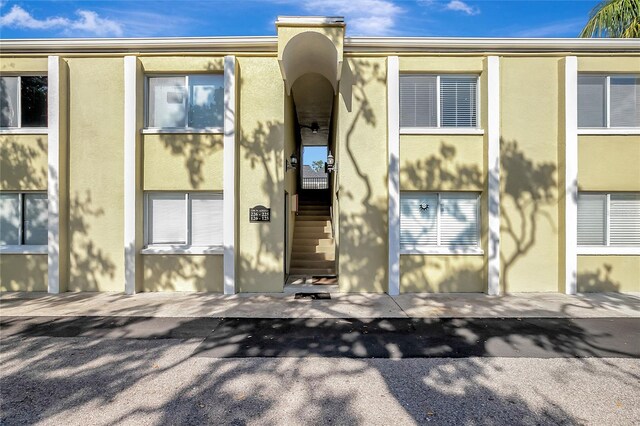 3206 W Azeele St Unit 126, Tampa, FL 33609 - view of front of home featuring stucco siding