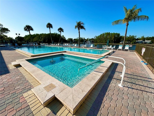 1423 Pine Glen Ln Unit D2, Tarpon Springs, FL 34688 - view of community pool