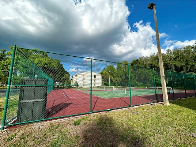 1423 Pine Glen Ln Unit D2, Tarpon Springs, FL 34688 - view of tennis court