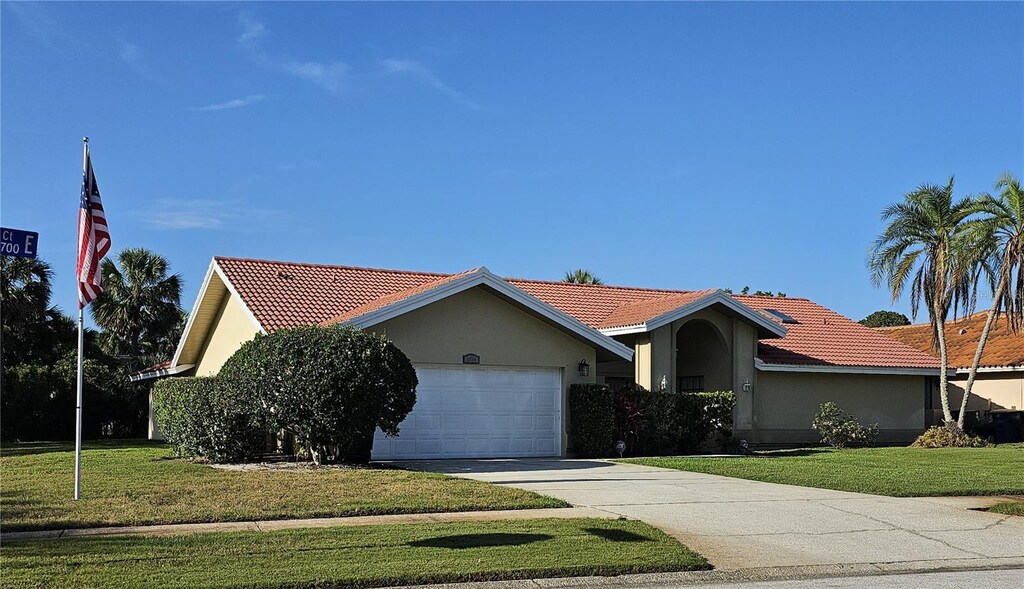 2704 E Montague Ct E, Clearwater, FL 33761 - photo 1