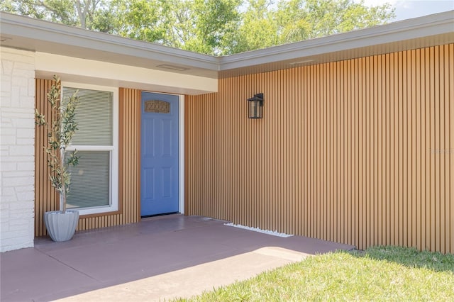 1717 Thames St, Clearwater, FL 33755 - entrance to property with brick siding