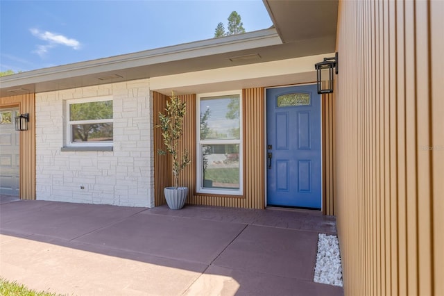 1717 Thames St, Clearwater, FL 33755 - entrance to property with stone siding