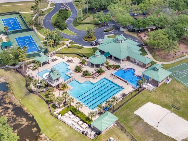 8202 Pinewood Run Ct, Tampa, FL 33647 - aerial view of a pool
