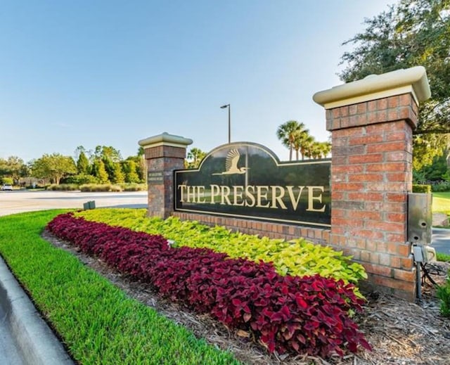8202 Pinewood Run Ct, Tampa, FL 33647 - view of community sign