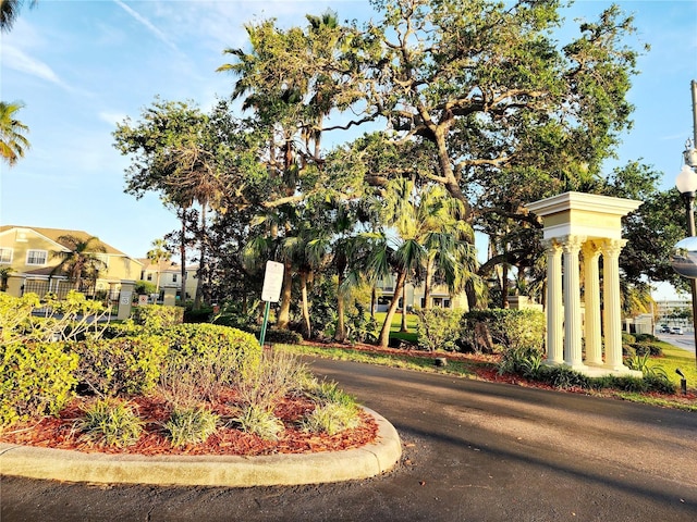 community sign with a residential view