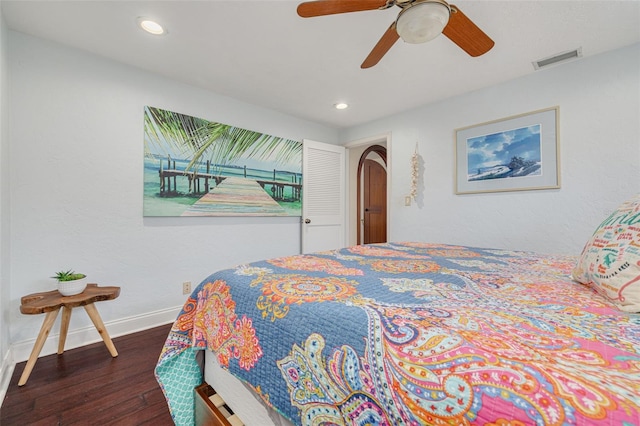 4490 38th Way S, Saint Petersburg, FL 33711 - bedroom with ceiling fan, visible vents, recessed lighting, wood finished floors, and baseboards