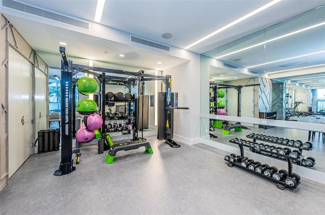 301 1st St S Unit 3004, Saint Petersburg, FL 33701 - workout area with baseboards and visible vents