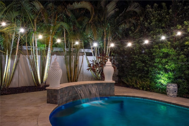 2501 S Dundee St, Tampa, FL 33629 - pool at twilight featuring fence