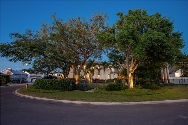 2501 S Dundee St, Tampa, FL 33629 - view of front facade with a fenced front yard and stucco siding