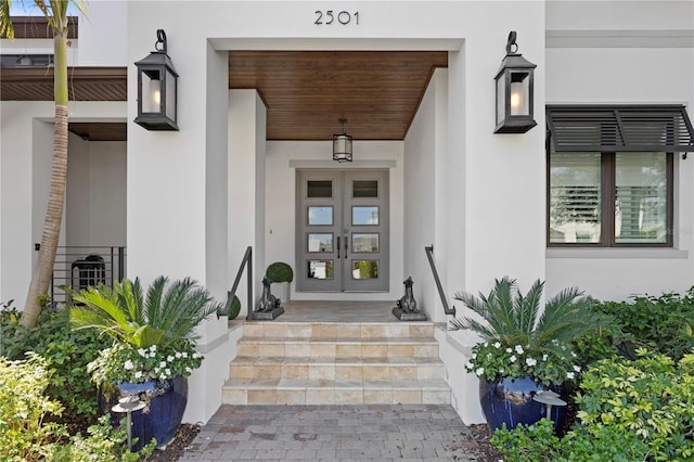 2501 S Dundee St, Tampa, FL 33629 - property entrance featuring stucco siding and french doors