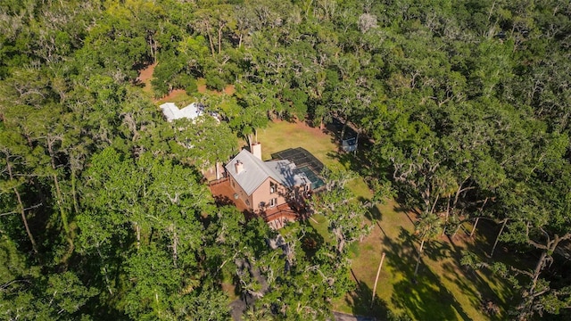 bird's eye view with a view of trees
