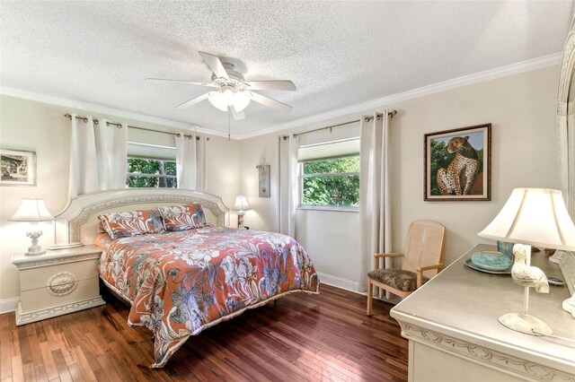 11383 Pickford St, Spring Hill, FL 34609 - bedroom with wood-type flooring, a textured ceiling, crown molding, and baseboards