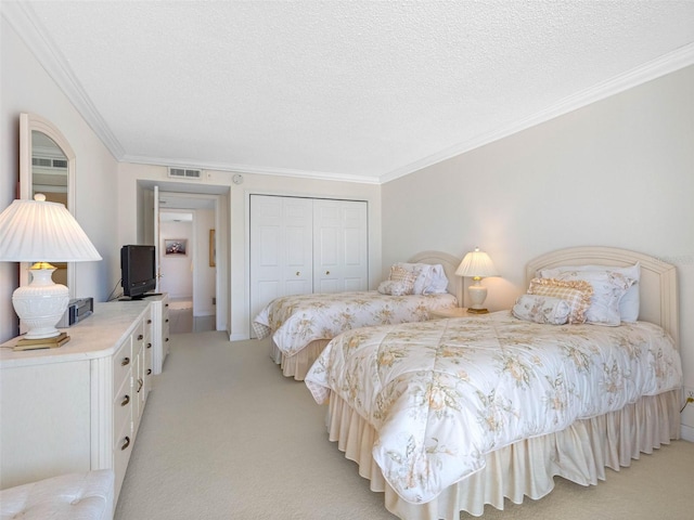 1400 Gulf Blvd Unit 511, Clearwater Beach, FL 33767 - bedroom featuring light carpet, visible vents, and ornamental molding