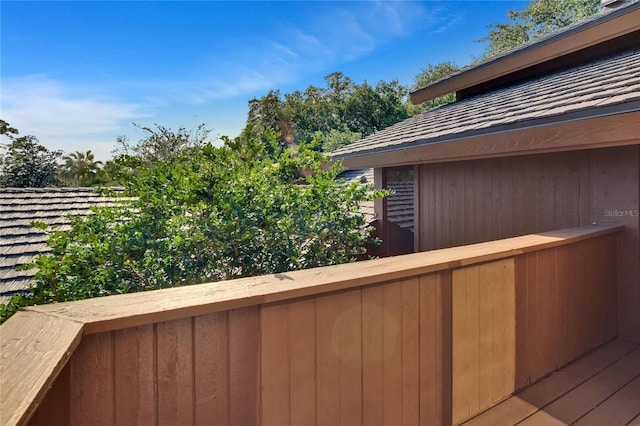 exterior space featuring a balcony