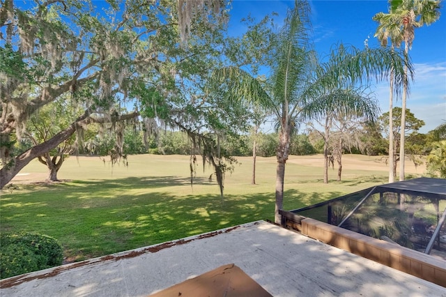 view of yard featuring a patio