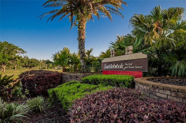 view of community / neighborhood sign