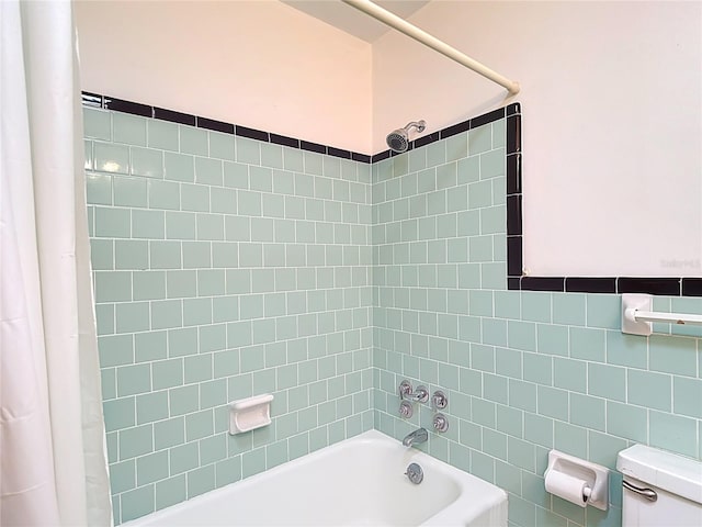 13116 N Oregon Ave, Tampa, FL 33612 - full bath featuring shower / tub combo and tile walls