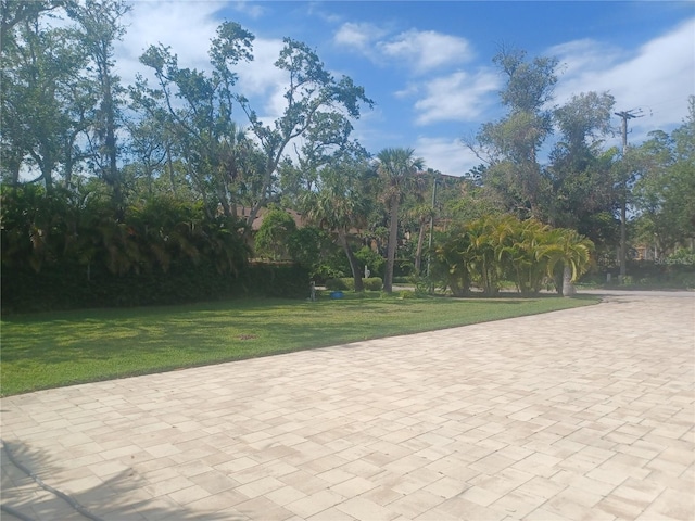 exterior space featuring a yard