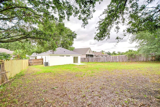 538 Summer Sails Dr, Valrico, FL 33594 - view of yard featuring a fenced backyard