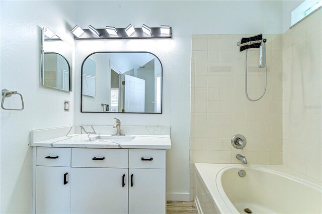 538 Summer Sails Dr, Valrico, FL 33594 - full bath with washtub / shower combination and vanity