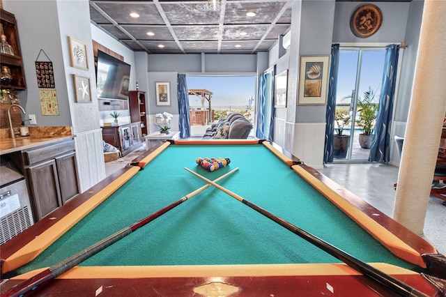 recreation room with pool table