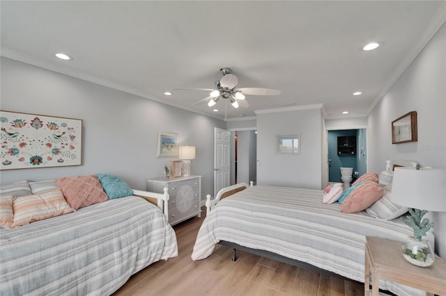 bedroom featuring crown molding, wood finished floors, a ceiling fan, and recessed lighting