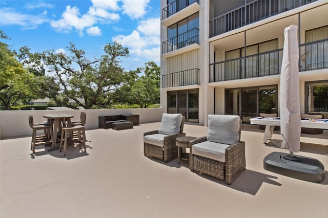 220 Belleview Blvd Unit 104, Belleair, FL 33756 - view of patio / terrace with outdoor lounge area