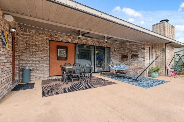 2906 Beagle Pl, Seffner, FL 33584 - view of patio / terrace featuring a ceiling fan and outdoor dining area