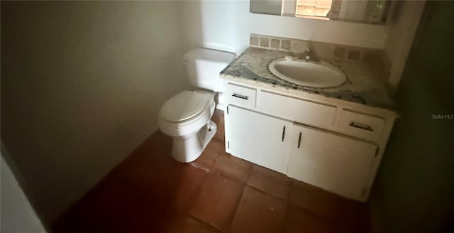 1550 11th St NE Unit G8, Winter Haven, FL 33881 - half bath featuring vanity and toilet